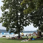 Happy Camp Mobile Homes In Balatontourist Fuered & Parque de Campismo 2*