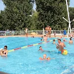 Happy Camp Mobile Homes In Balatontourist Fuered & Parque de Campismo 2*