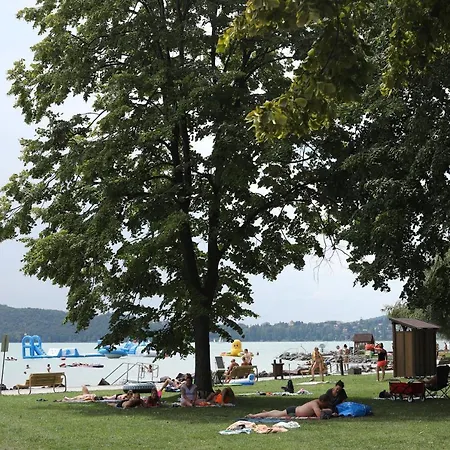 Happy Camp Mobile Homes In Balatontourist Fuered & Kamp alanı 2*