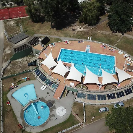 Happy Camp Mobile Homes In Balatontourist Fuered & Κάμπινγκ 2*