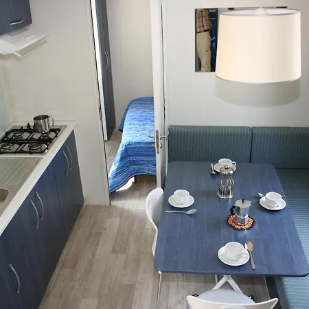 Happy Camp Mobile Homes In Balatontourist Füred Camping&bungalows Balatonfüred