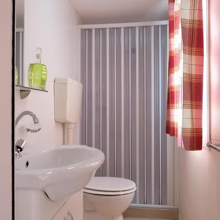 Happy Camp Mobile Homes In Balatontourist Füred Camping&bungalows Camping