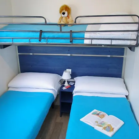 Happy Camp Mobile Homes In Balatontourist Füred Camping&bungalows Camping Balatonfüred