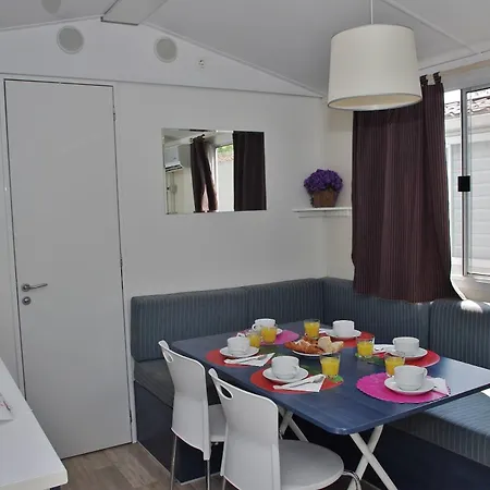 Happy Camp Mobile Homes In Balatontourist Füred Camping&bungalows Balatonfüred