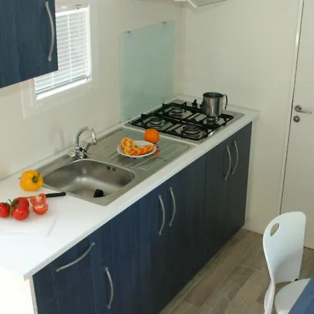 Kemp Happy Camp Mobile Homes In Balatontourist Fuered & 2*