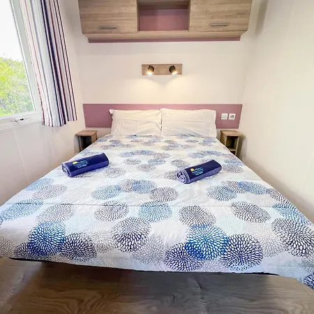 Happy Camp Mobile Homes In Balatontourist Fuered & Campsite Balatonfured