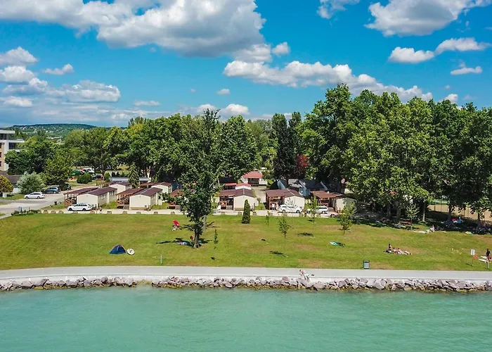Happy Camp Mobile Homes In Balatontourist Fuered & Campsite Balatonfured