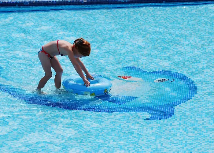 Happy Camp Mobile Homes In Balatontourist Fuered & Camping