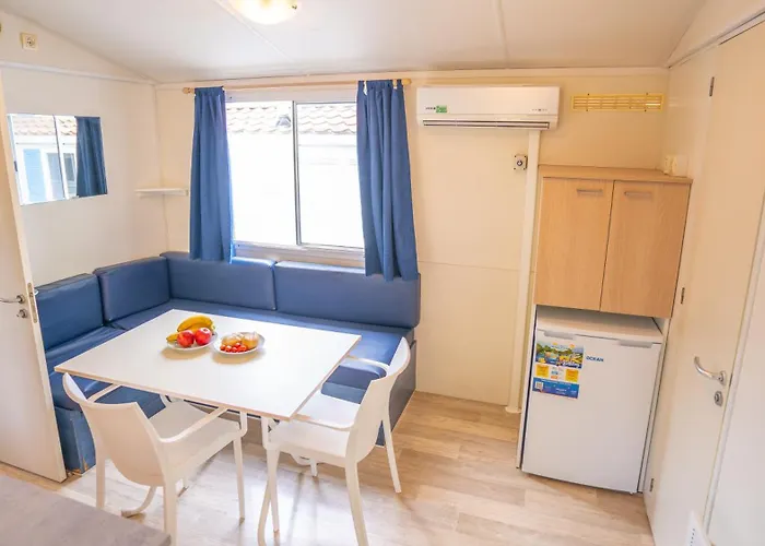 Happy Camp Mobile Homes In Balatontourist Fuered & 2*