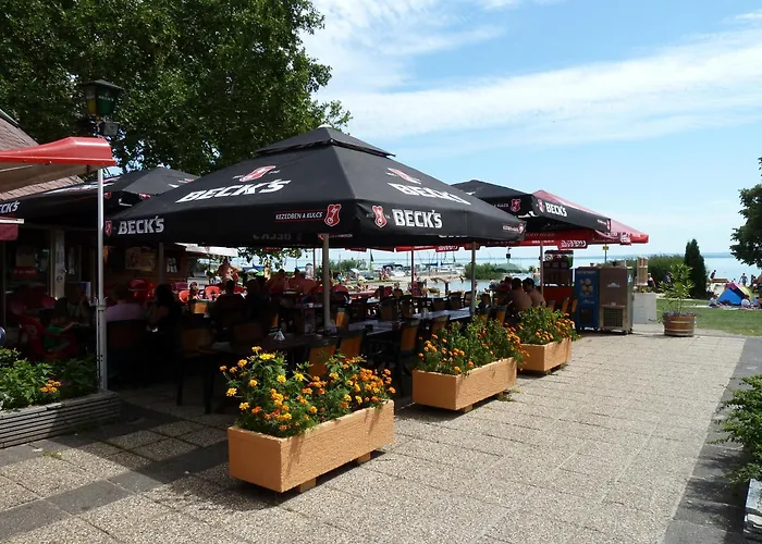 Happy Camp Mobile Homes In Balatontourist Fuered & 2*