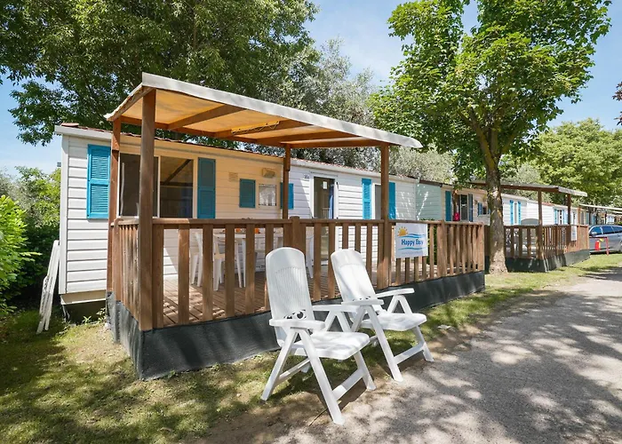 אתר קמפינג Happy Camp Mobile Homes In Balatontourist Fuered &