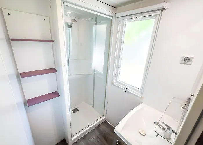 Happy Camp Mobile Homes In Balatontourist Fuered & 2*