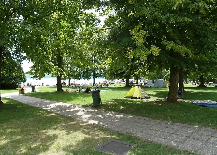 Happy Camp Mobile Homes In Balatontourist Fuered & באלאטונפורד